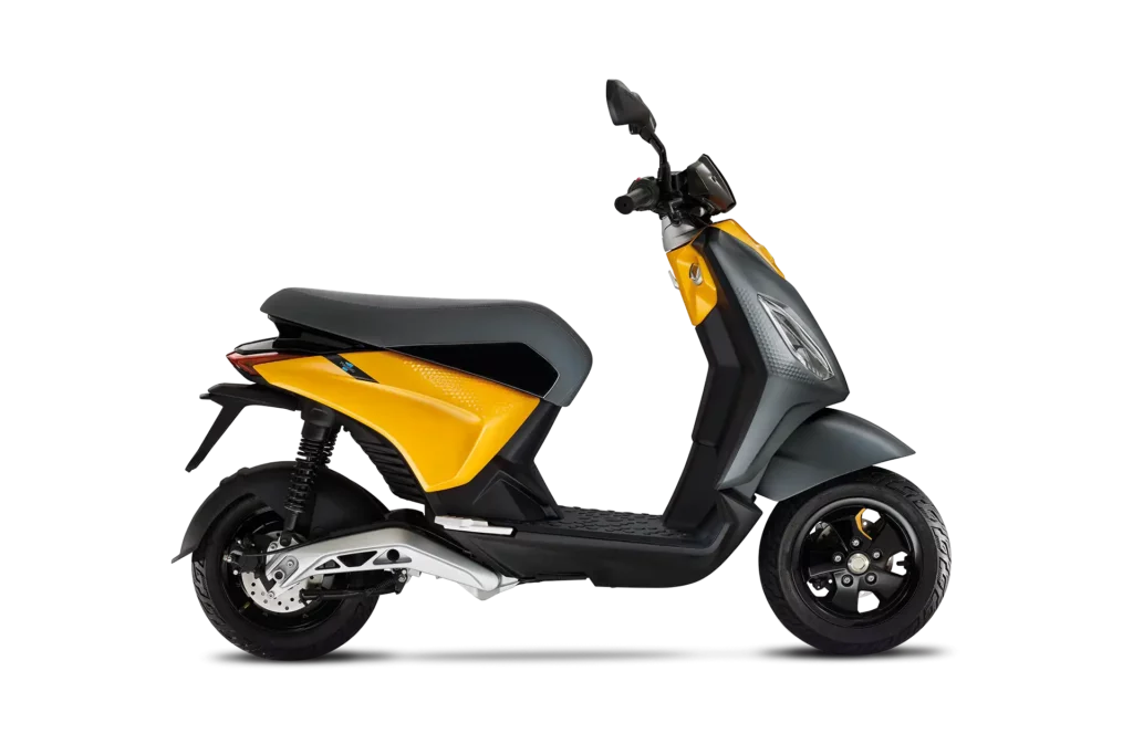 Piaggio 1 orange sunshine E-Roller
