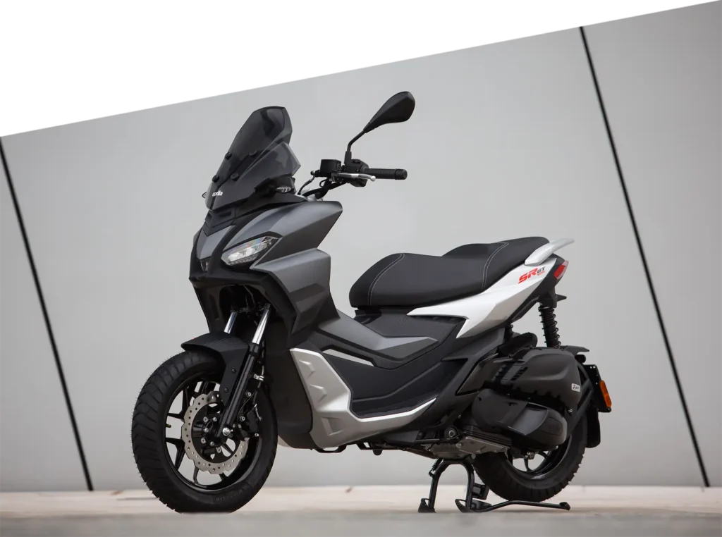 Aprilia SR GT, Grau Street